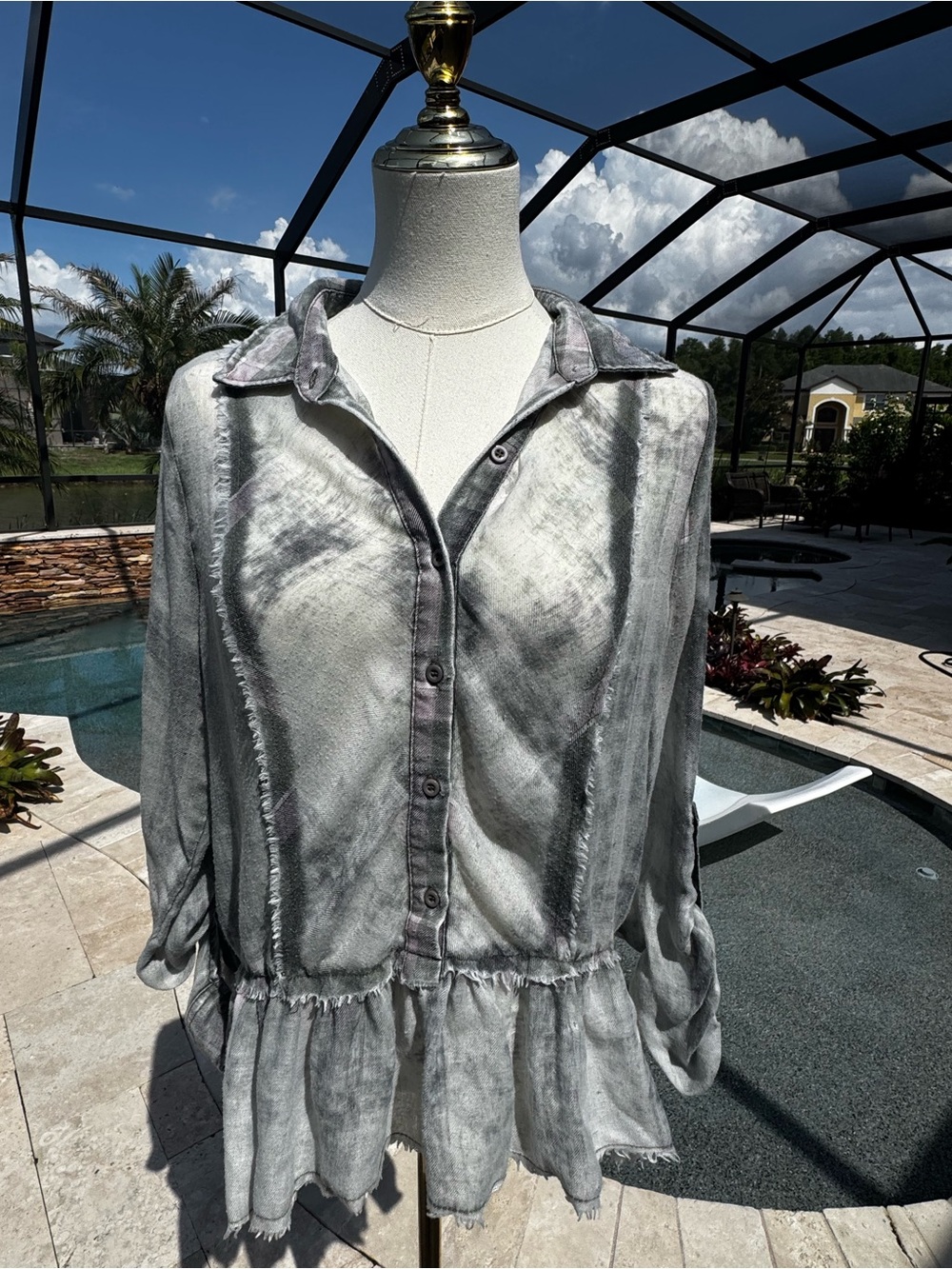 Paper Crane Gray and Light Pink Washed Button-Front Top